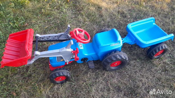 Детский трактор с педалями