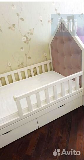 Детская кровать с бортиком