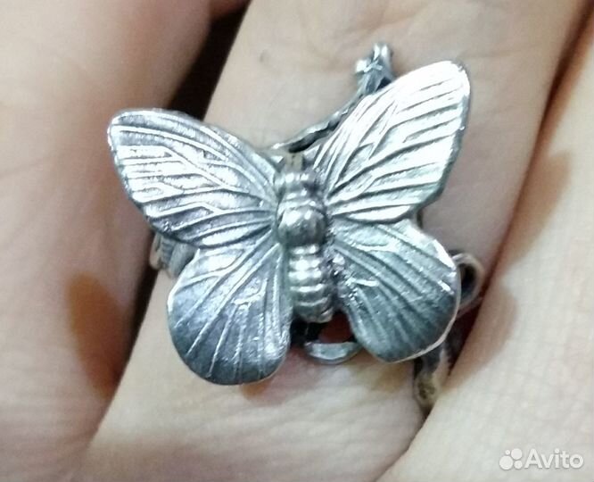 Серебряное кольцо
