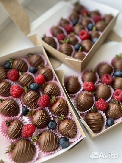 Подарочный набор из клубники в шоколаде