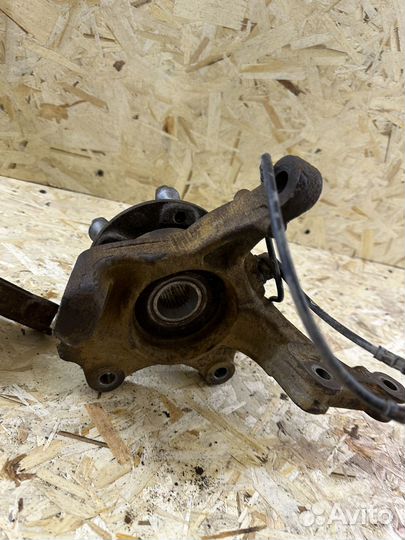 Передние поворотные кулаки Renault Kaptur