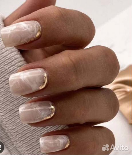 Модель на маникюр