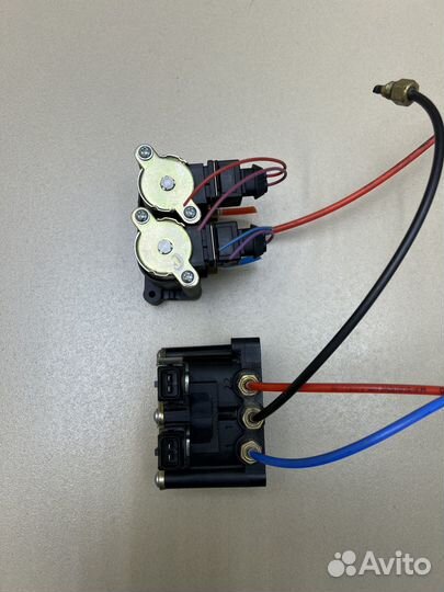 Блок клапанов пневмоподвески BMW X5 E53