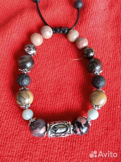 Браслет с рунами