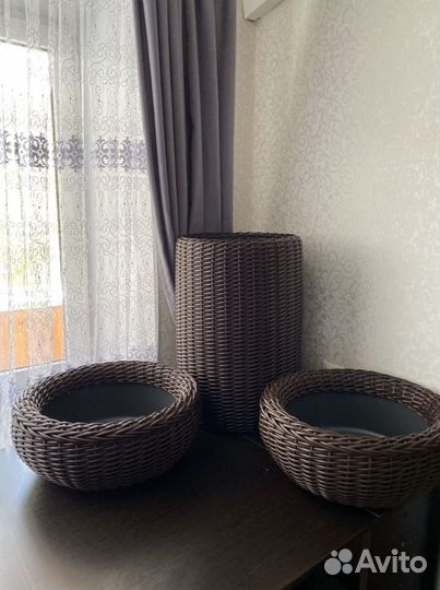 Кашпо из искусственного ротанга