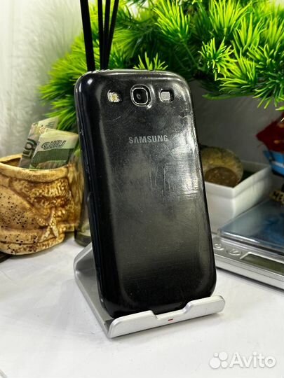 Samsung Galaxy S III GT-I9300, 16 ГБ