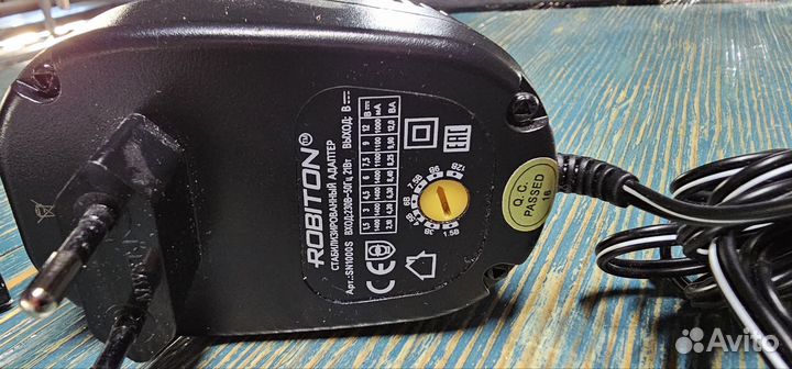 Блок питания универсальный Robiton 1000mA