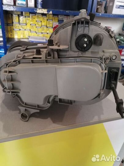 Фара передняя Mercedes w210 новая