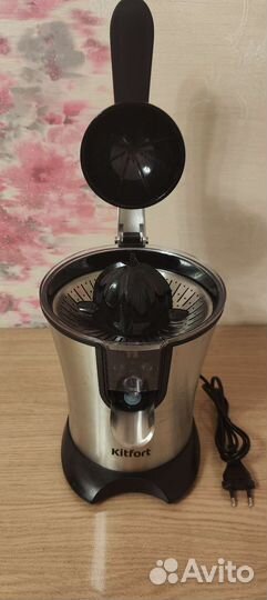 Соковыжималка для цитрусовых Kitfort KT-1108