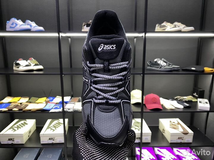 Кроссовки Asics водоотталкивающие