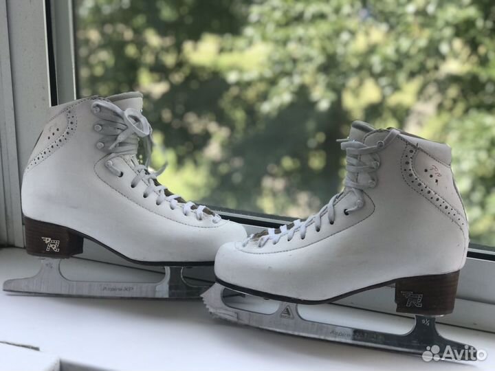 Коньки фигурные Risport RF3 pro 255