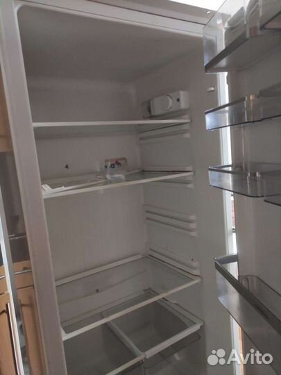 Встраиваемый холодильник Gagenali