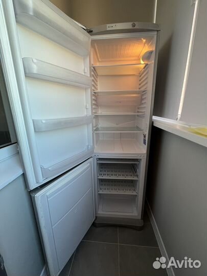 Холодильник бу indesit