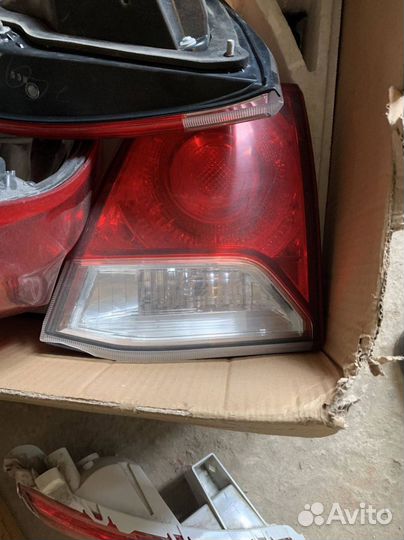 Фонарь внутренний правый Toyota LC 200 60-172