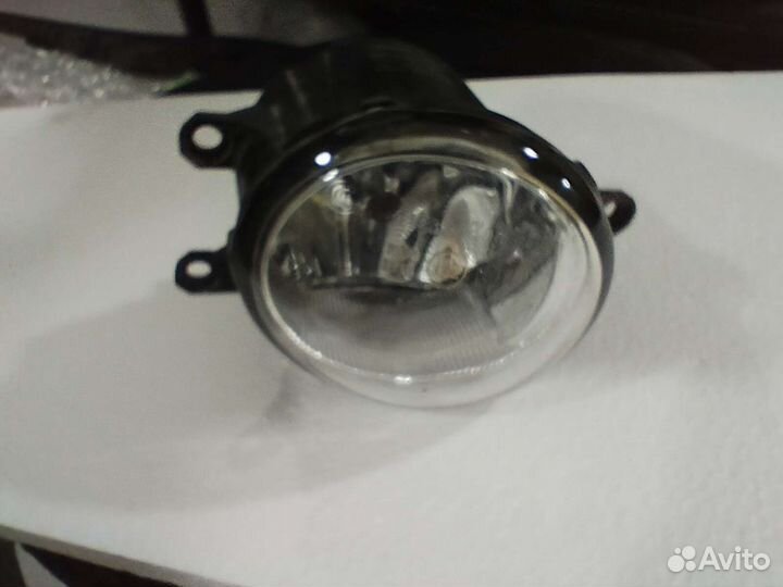 Фара противотуманная правая 812100w070