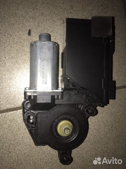 Моторчик стеклоподъемника Volkswagen Touareg 4.2