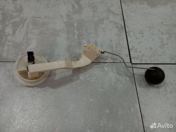 Датчик уровня топлива Audi S6 C5 2002