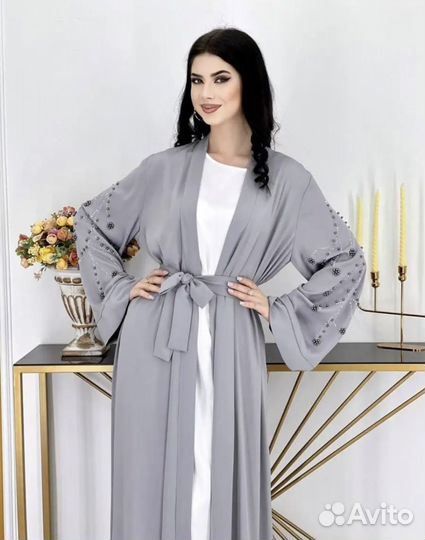 Серая абая 48 размер. Черная 50 размер