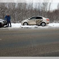 Kia Rio 1.6 MT, 2013, битый, 220 000 км, с пробегом, цена 350 000 руб.