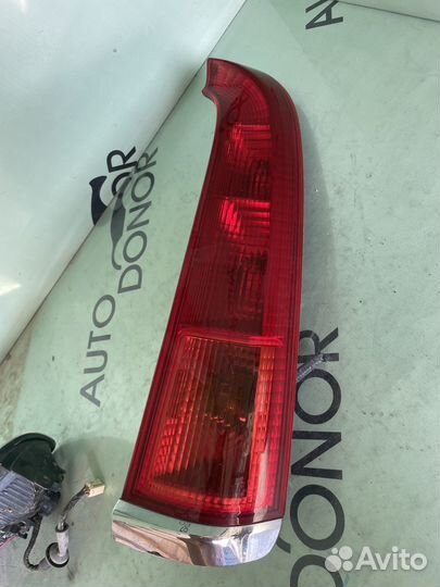 Фонарь задний правый honda stream