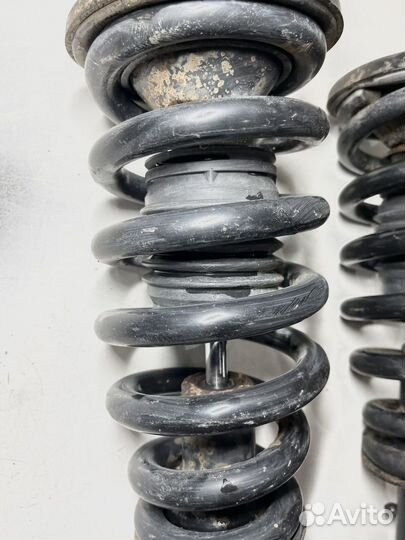 Стойка передняя Mitsubishi L200 2.5 дизель кв