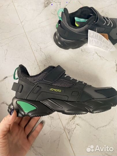 Кроссовки утепленные 38