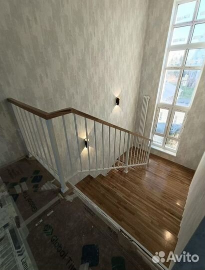 Лестница на металлическом каркасе