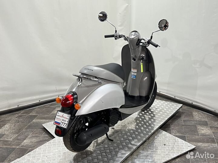 Скутер Honda Crea Scoopy