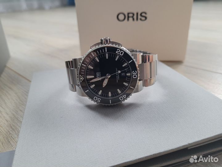 Часы Oris Aquis Date