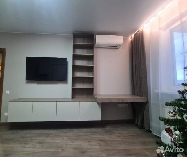 Рабочая зона со шкафом