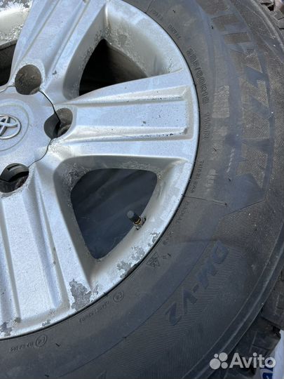 R18 Bridgestone Blizzak DM-V2 285/60, PCD 5x150 DIA 110.1