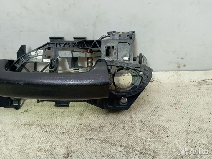 Ручка передняя левая Volkswagen Passat B6