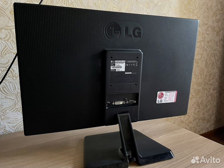 Монитор LG flatron e2242tc-bna