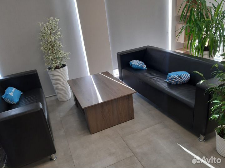 Офисная мебель 3х местный диван