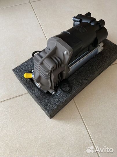 Компрессор пневмоподвески AML Mercedes GL X164