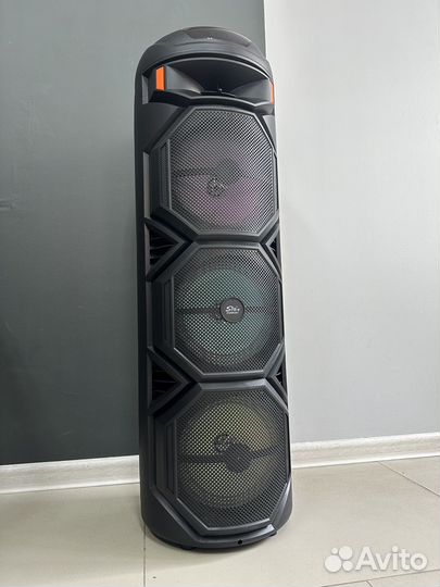 Высокая блютуз колонка с беспроводным микрофоном