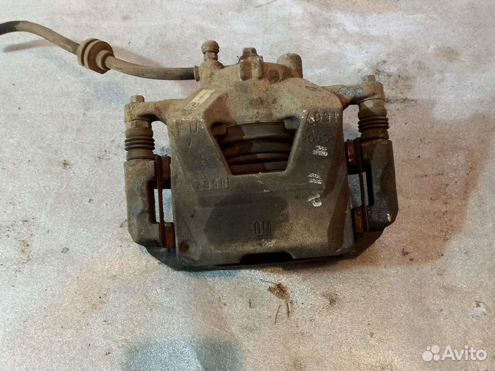 Передний правый суппорт Chevrolet Cruze