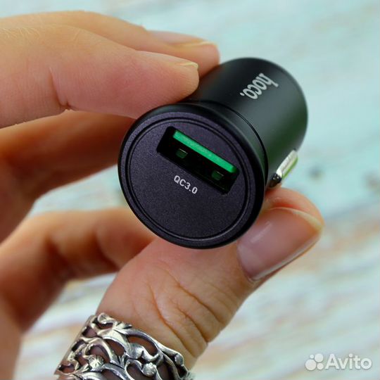 Автомобильная зарядка hoco QC3.0 mini