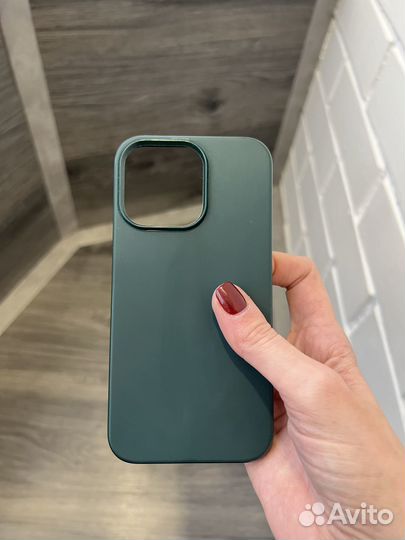 Чехол на iPhone 13 pro зеленый