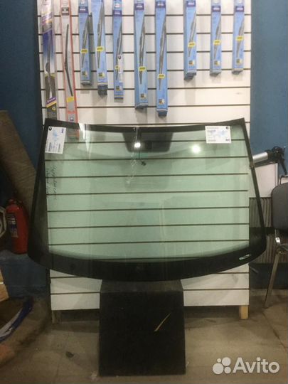 Лобовое стекло Фольксваген Поло с обогревом