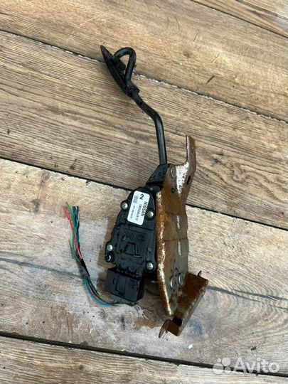 Педаль газа Nissan Almera N16 1.5 2004