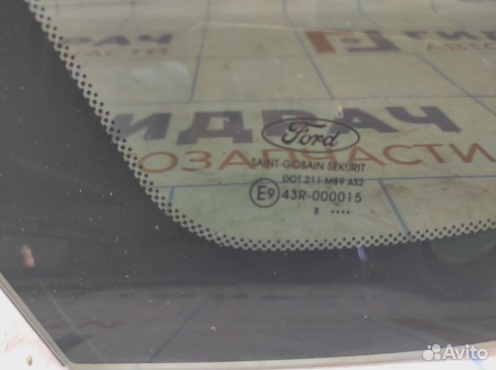Стекло кузовное глухое левое Ford Focus 2 1362993