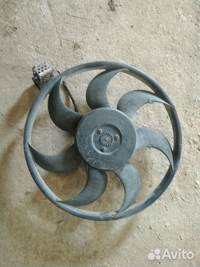 Вентилятор радиатора Opel Astra H основной