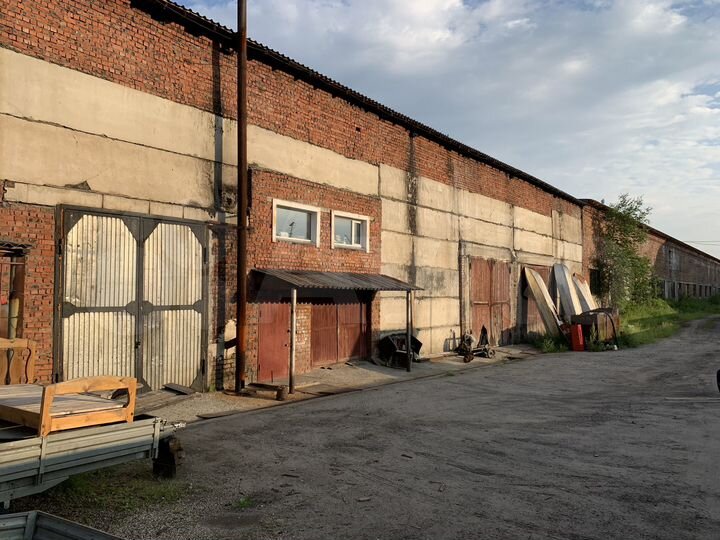 Гараж, > 30 м²