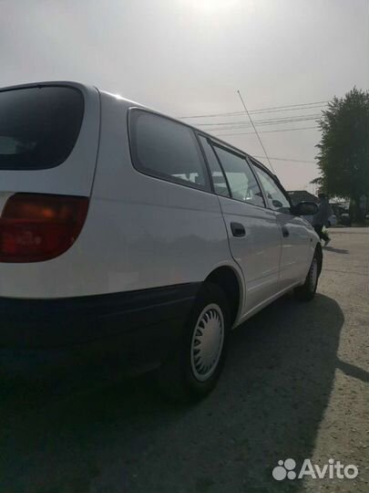 Toyota Caldina 1.5 AT, 2000, 320 000 км