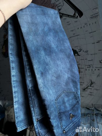 Джинсы armani