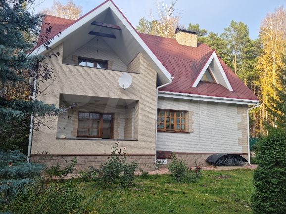 Дом 212 м² на участке 8 сот.