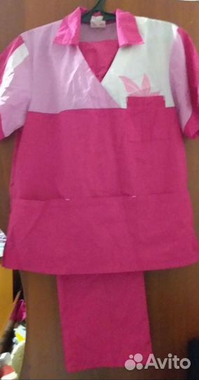 Женский медицинский костюм