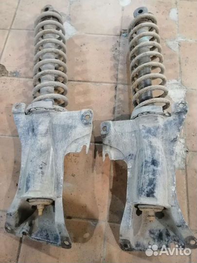 Задние стойки ауди 80б4