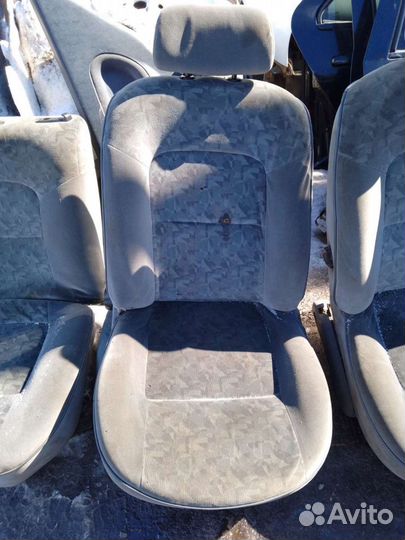 Сиденья Renault Laguna 1